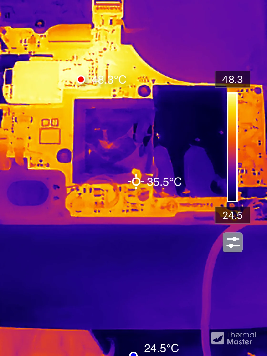 Diagnostyka płyty głównej kamerą termowizyjną w Cynowni